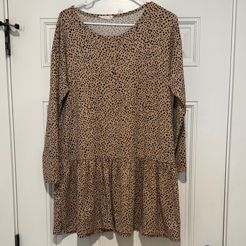Lush Tan and Black Spotted Fabric
